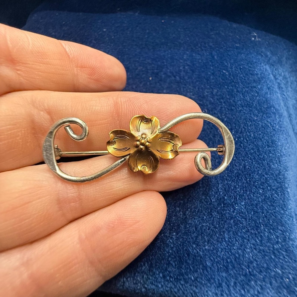 VTG‎ Stuart Nye Silver and Copper Dogwood Flower Scroll Brooch Botanical